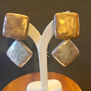 Copper and silver tone 80’s retro clip on earrings.